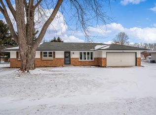 5366 Elena Dr, Rockford, IL 61108