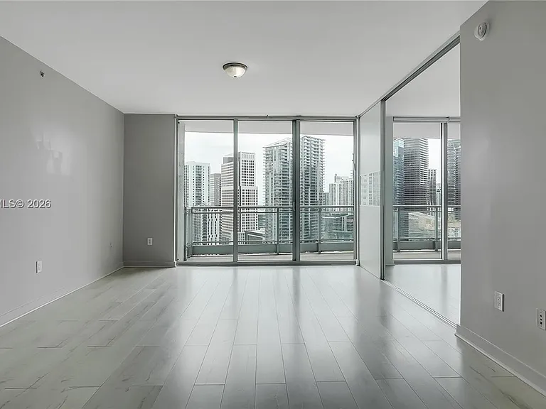 90 SW 3rd St #3003 — Photo 6