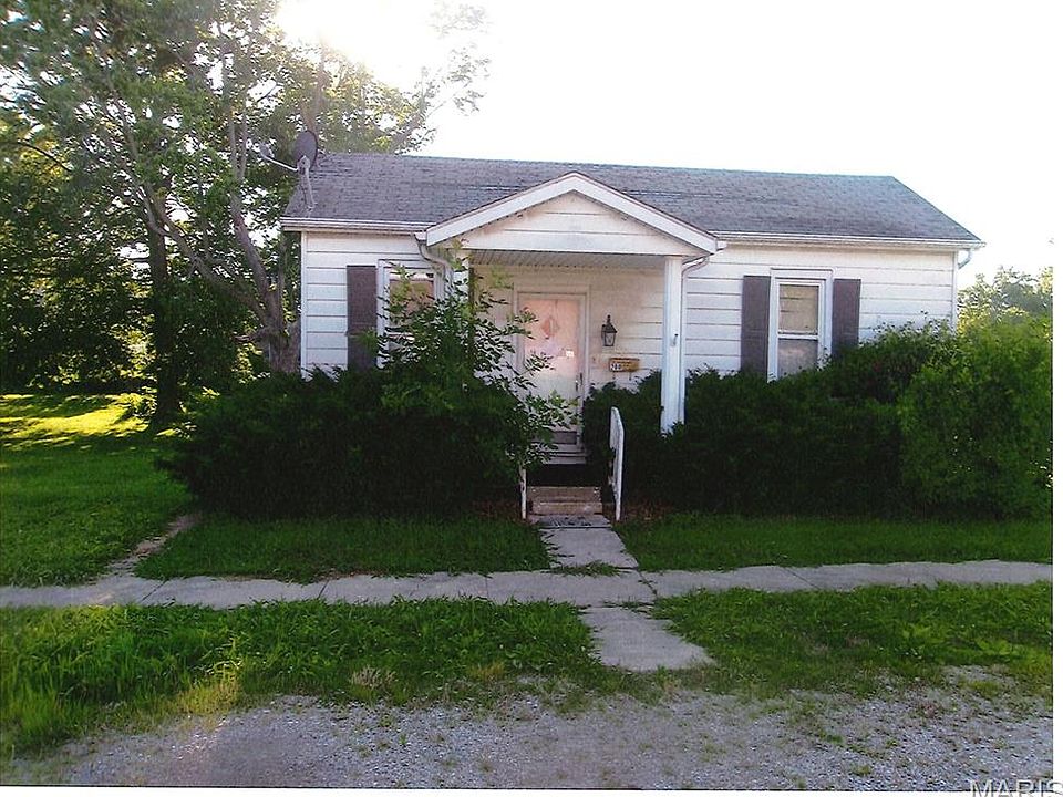 1st image of 200 S Clinton St