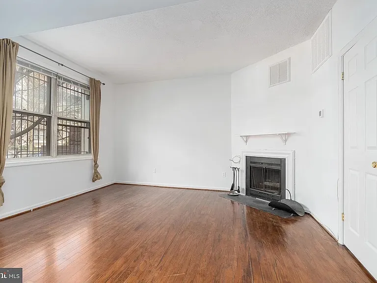 1830 California St NW #1 — Photo 9