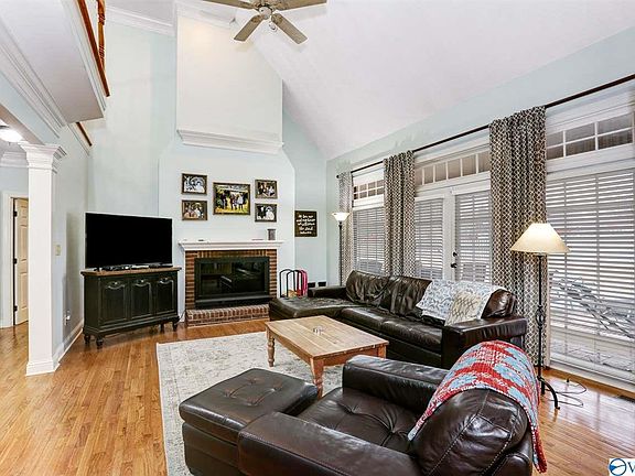 3rd image of 119 Thomas Woods Ct