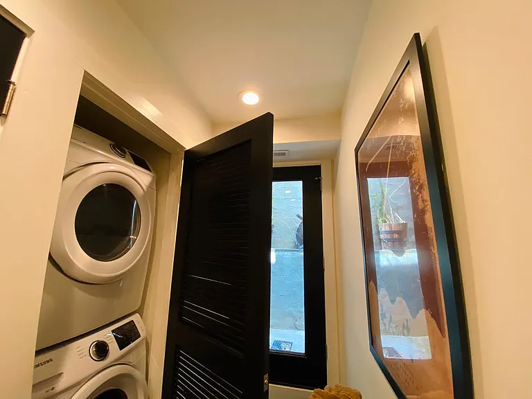 18 Q St NW #1 — Photo 16
