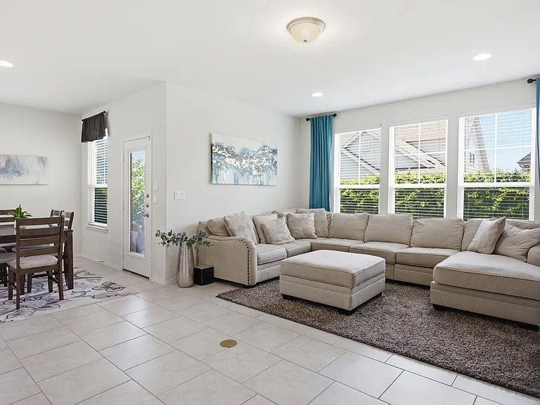 9010 Canopy Bnd — Photo 8