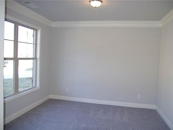 4th image of 2945 Olivine Dr