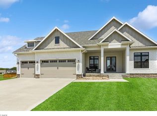 2605 Crescent Ridge Dr, Waukee, IA 50263