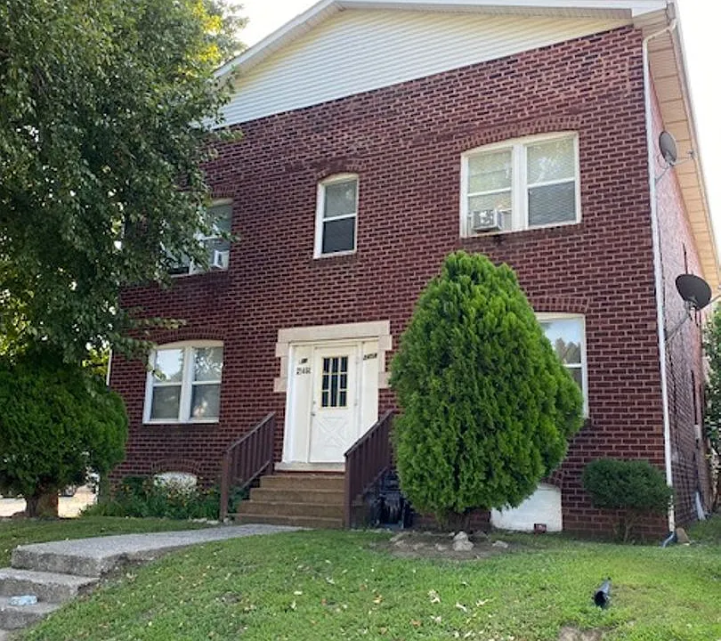 2458-2460 Benton St