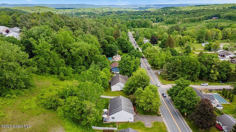 2nd image of 95 Whiteview Road