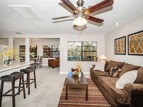 4th image of 9590 Sun Isle Dr NE