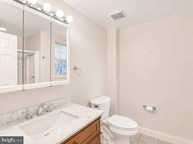 2542 W Girard Ave #2 — Photo 13
