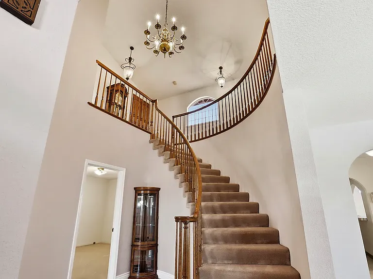 559 Cherry Way — Photo 4