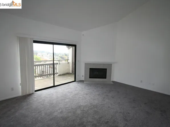 21239 Gary Dr APT 403D, Hayward, CA 94546