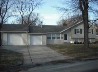 509 NW Ward Cir, Lees Summit, MO 64063