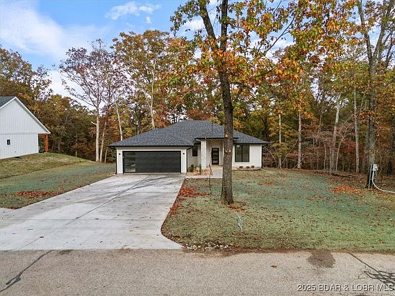2nd image of 516 Grand Point Blvd