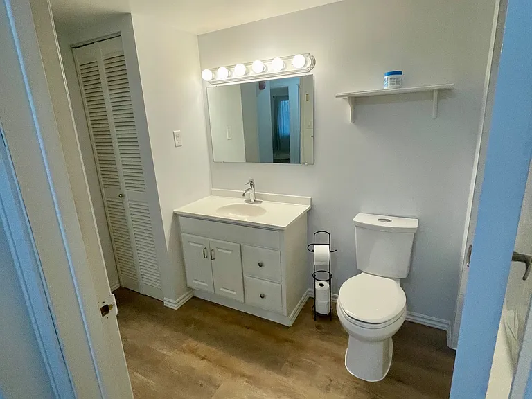 1450 Glen Abbey Gate #533 — Photo 14