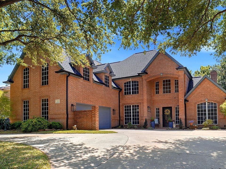 1st image of 128 Greenhill Trl S