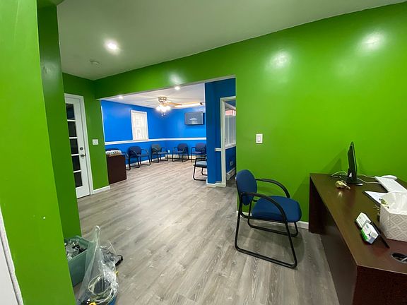 4th image of 130 Rock St