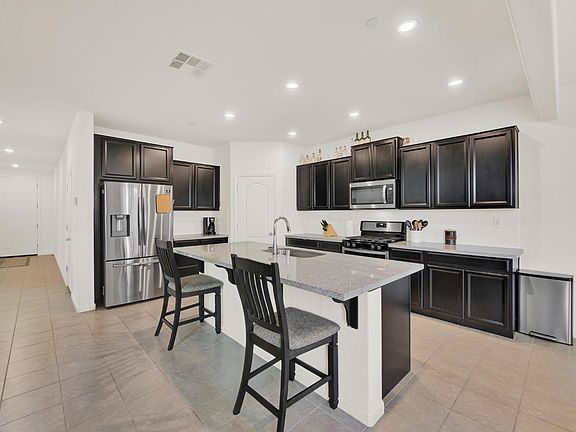 2nd image of 2370 Sheldon Dr