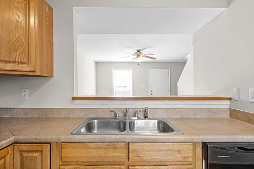 2 Bedroom Pet Friendly Townhome For Rent in Sango! Photo 1