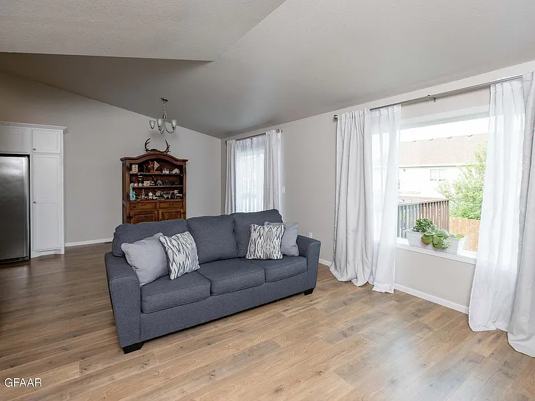 5610 Lou Ann St — Photo 9