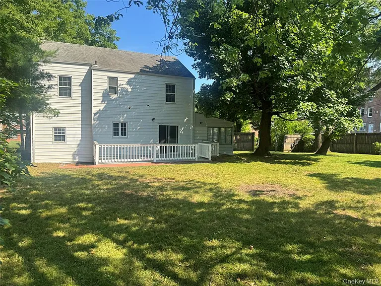 27 Keogh Ln — Photo 12