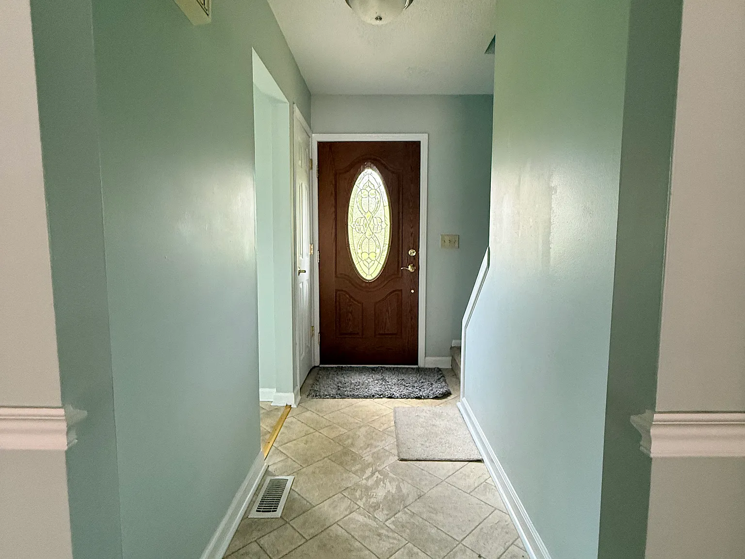 2 bed, 1.5 bath, 1268 sqft, $1,300 — Photo 4