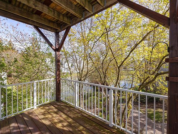 5th image of 4406 Hillside Dr