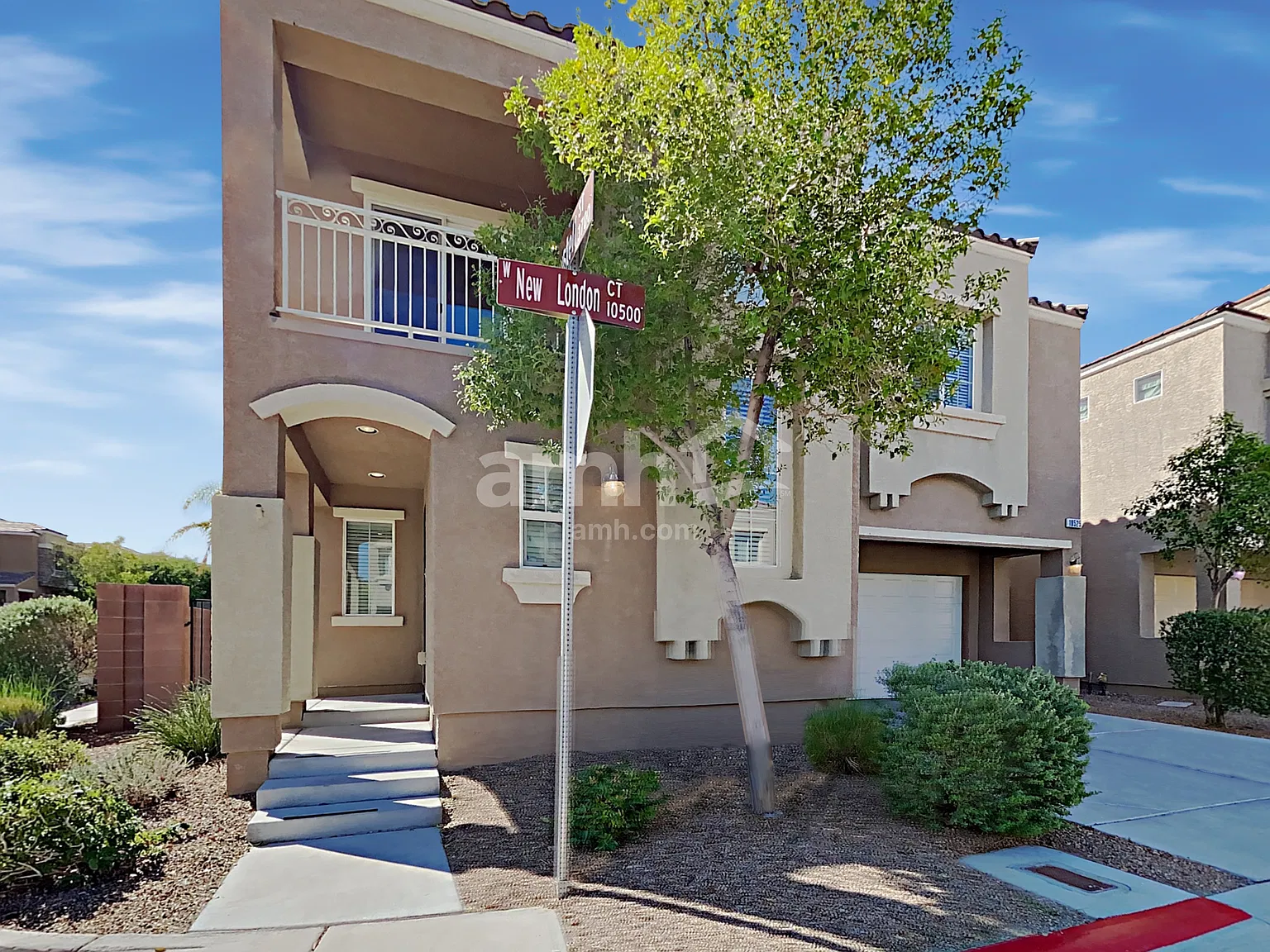 3 bed, 2.5 bath, 1724 sqft, $2,160 — Photo 1