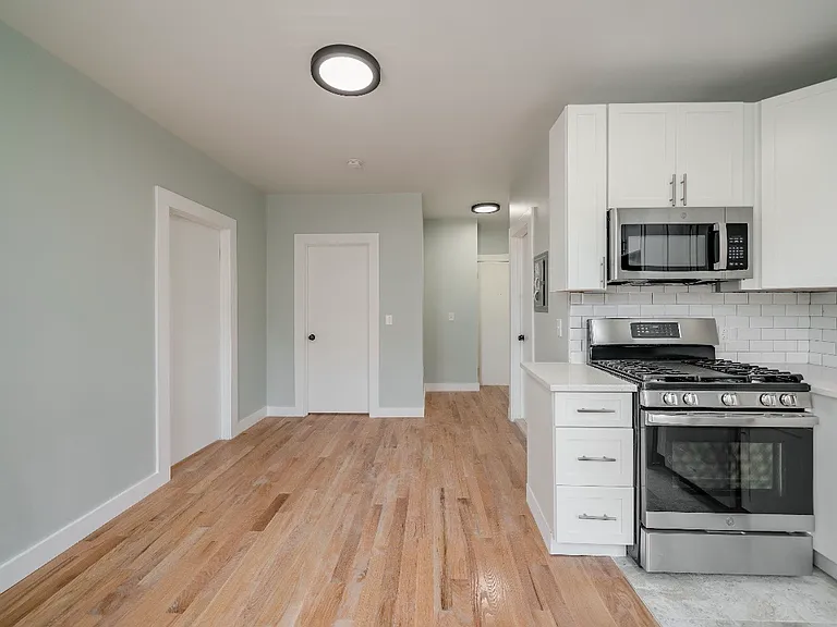 1139 Summit Ave #4 — Photo 1