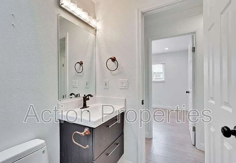 2126 Warmwood Ln — Photo 20