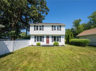5717 Lakeview Ter, Lake View, NY 14085
