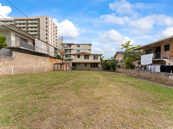 1639 Liholiho St, Honolulu, HI 96822