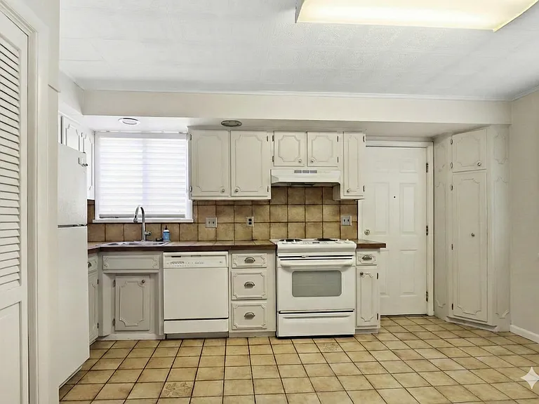 805-807 N Irving Ave #1 — Photo 4