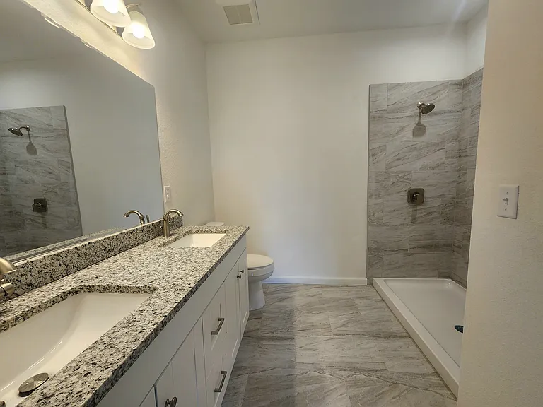 673 E Laporte Dr — Photo 10