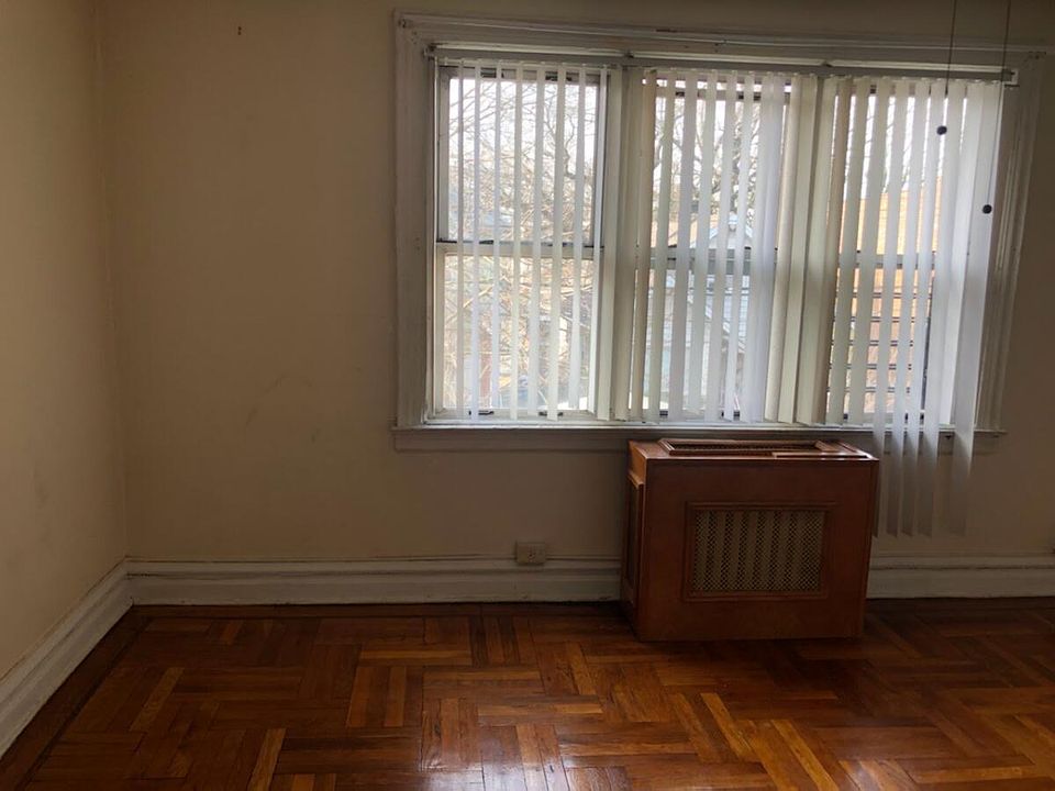 2nd image of 381 Summit Ave