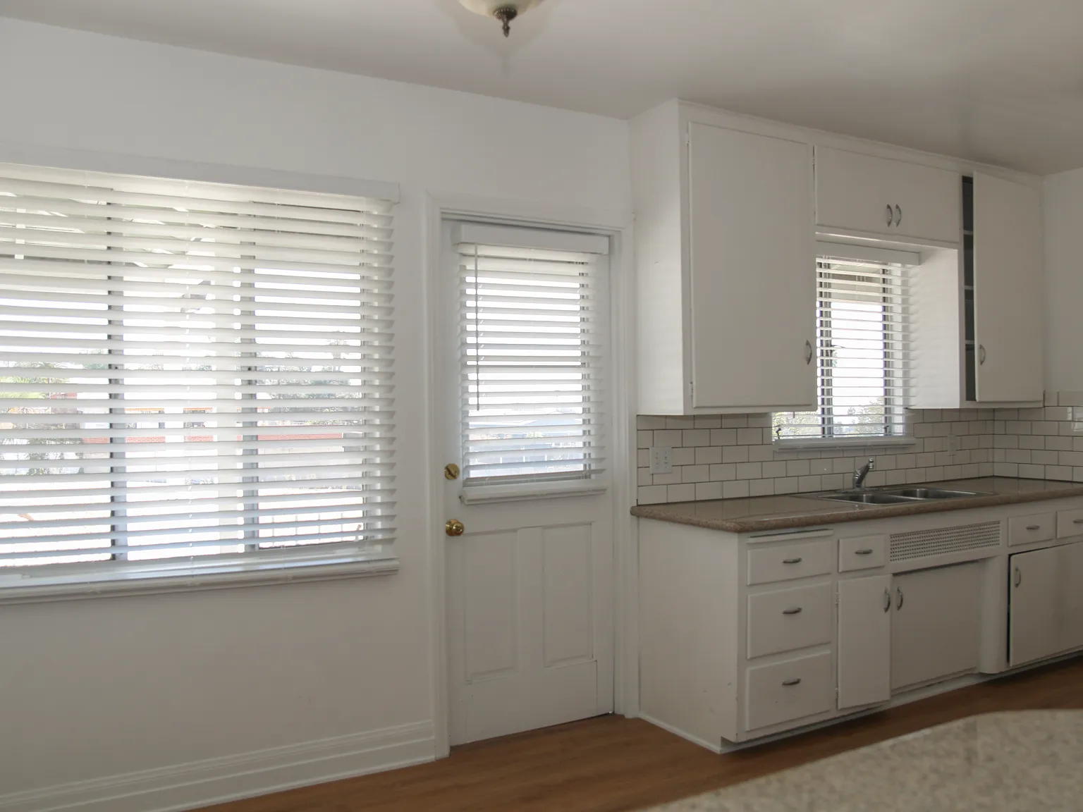 2624 Lake Ave — Photo 3