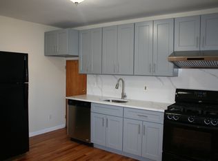 168 Roosevelt Ave #1, Mineola, NY 11501