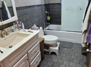 13778 70th Rd, Flushing, NY 11367