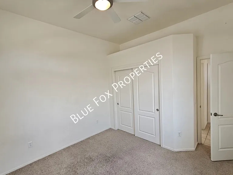 324 N Oak Tree Canyon Loop — Photo 20