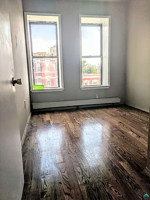 Rented by EXR | media 20