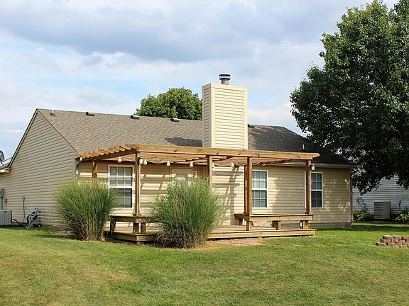 3rd image of 7313 Woodside Dr