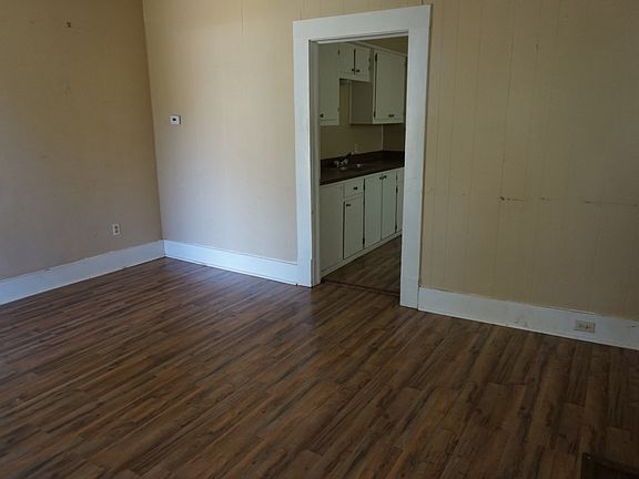 2nd image of 1621 Linden Ave