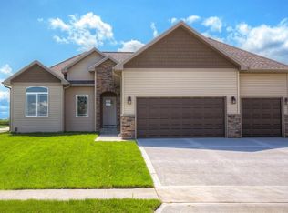 1100 NW Prairie Creek Dr, Grimes, IA 50111