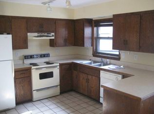 310 3rd St S APT 3, Stillwater, MN 55082
