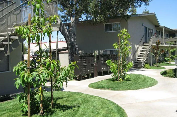 Building Photo 5