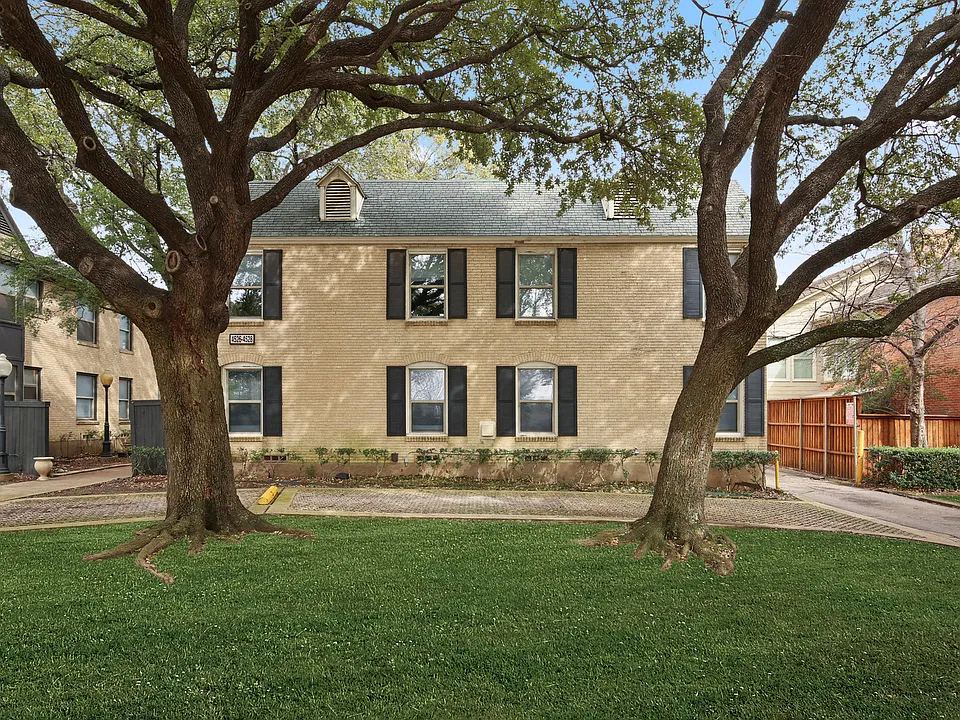 4534 University Blvd #18