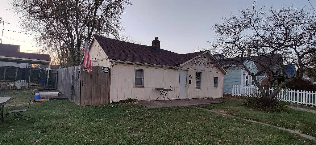 1870 Orleans St photo 1