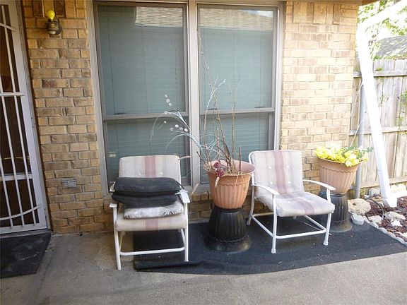 3rd image of 614 Brittany Dr
