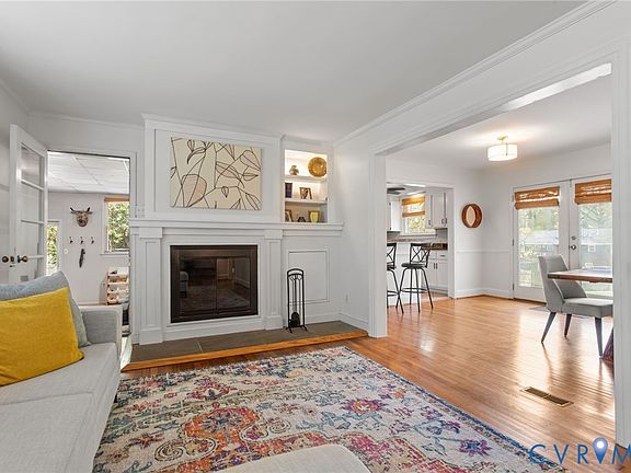 5th image of 3513 Grandview Dr