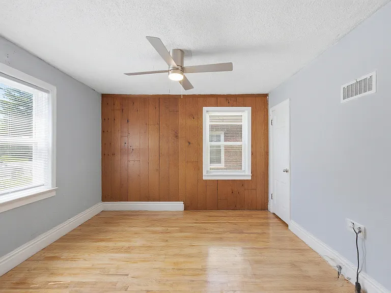 1330 S New Florissant Rd — Photo 2