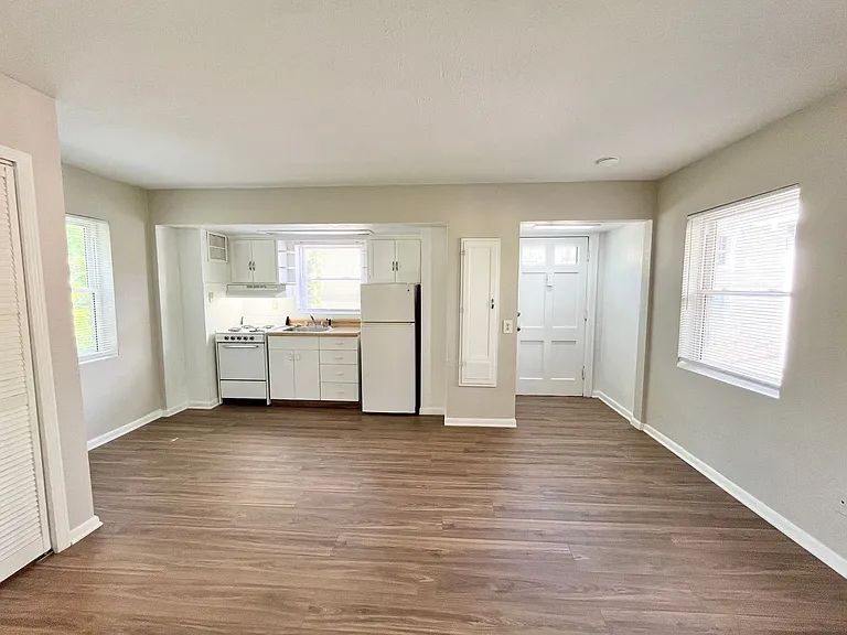 112 Shepherd Ave — Photo 7